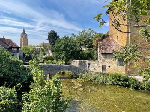 Arbois Haus | Maison près de la rivière
