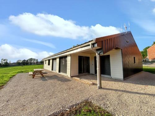 Cerniebaud Haus | Maison spacieuse à Cerniébaud avec magnifique jardin.