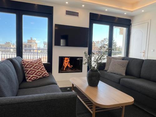 Kavala Wohnung | Maisonette with Stunning Terrace & Private Garage - By Solstad
