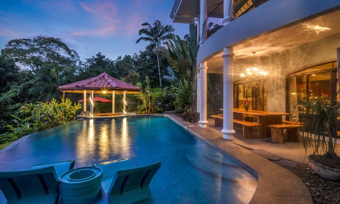 Hatillo Haus | MAJESTÄTISCH! Mit einem Gatter geversehenes 7 Morgen-Anwesen, 160º Ozean-Ansichten! BADEBAR, CHEF, CONCIERGE