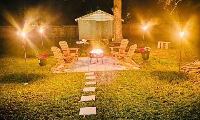 Lithonia Haus | Majestic House/3BR/8PX/Parking/BBQ at Stonecrest