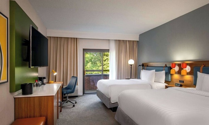 Foxboro Hotel | Make Your Trip More Enjoyable! Close to Wrentham Village Premium Outlets
