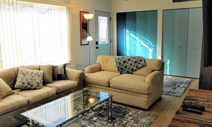 Ann Arbor Wohnung | Fühlen Sie sich in diesem süßen und hellen Apartment wie zu Hause!