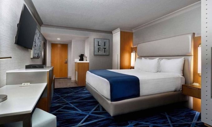 Beverly Green Hotel | Making The Best Memories Along The Way! Onsite Pool, Game Room and Casino!