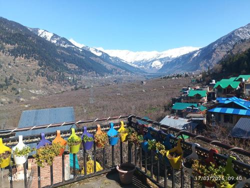 Jagatsukh Haus | Manali Parvat View