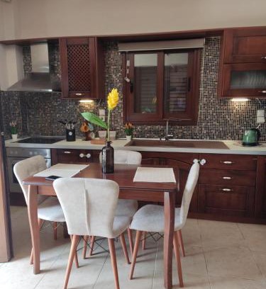 Omales Wohnung | Mani spot in Yerolimin