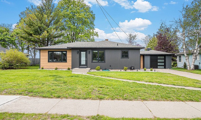 Manistee Haus | Manistee-Kanal-Ufergegend-Haus mit Bootsdock