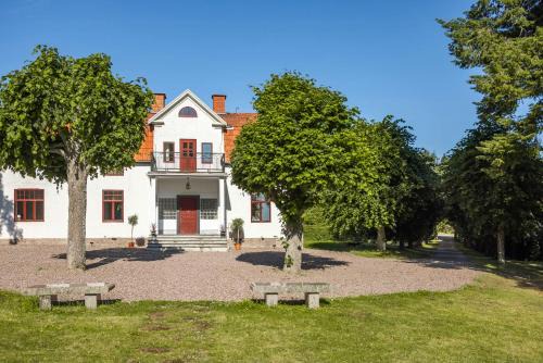 Grillby Haus | Manor House By Lake Mälaren Near Stockholm
