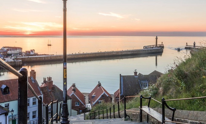 Potter Brompton Hütte | Manor Rise - a holiday cottage that sleeps 4 guests in 2 bedrooms