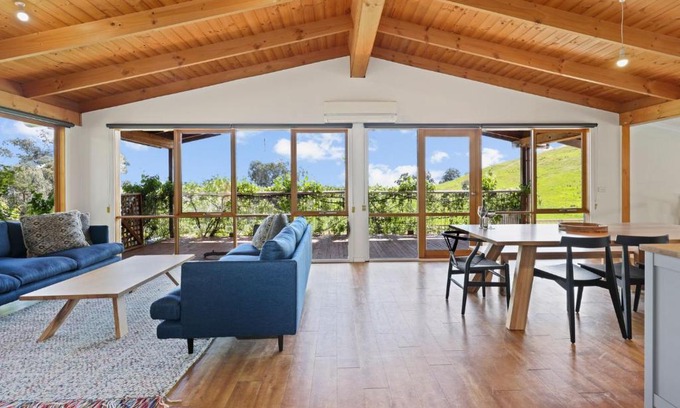 Mansfield Haus | Mansfield Hideaway - Sleeps 10