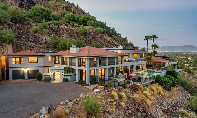 Paradise Valley Haus | Herrenhaus am Berg! Spektakuläre Aussicht, schöner Pool, Spa, Grill, Dampfbad