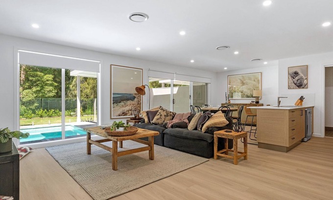 Huskisson Haus | Manzi Jervis Bay with Heated Pool