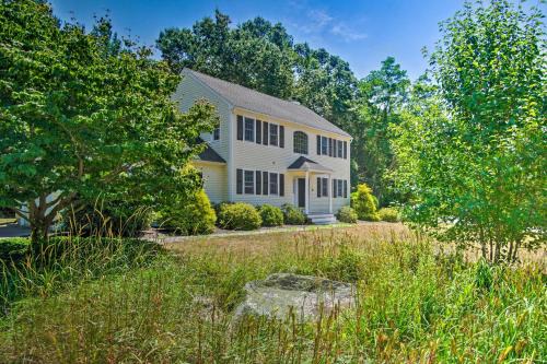 Marion Haus | Marion Home with Private Deck Less Than 1 Mi From Beach