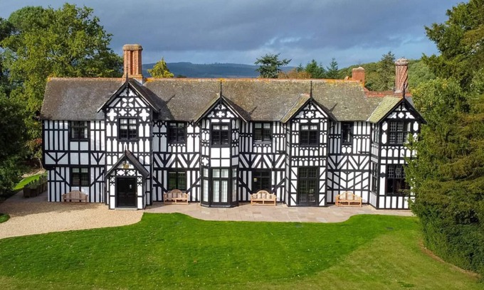 Montgomery Haus | Marrington Hall in Montgomery