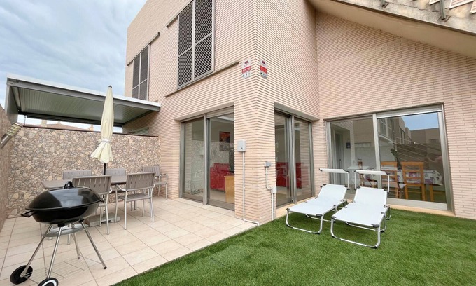 Cambrils Haus | Mas D´Aguiló - Drei Schlafzimmer Haus, Schläft 5