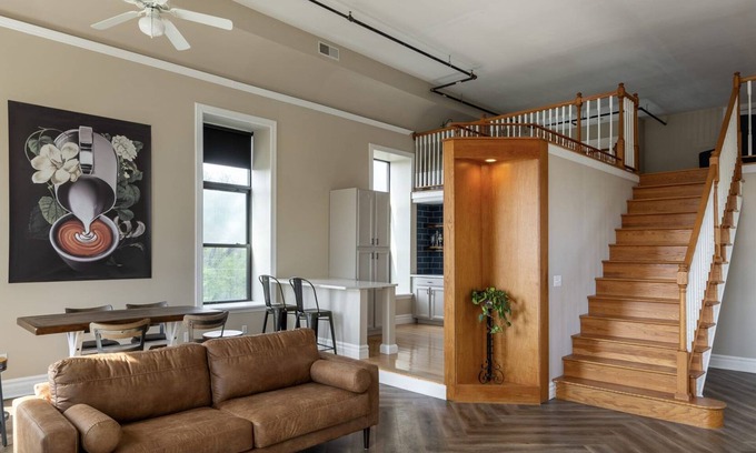 East Price Hill Wohnung | Mason's View - Above Coffee Shop! Cincy Hilltop