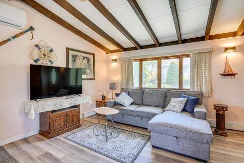 Gloucester Haus | Massachusetts Abode with Deck and Grill Near Beaches!