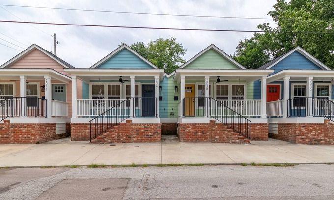 East Midtown Haus | Massive 4 houses on one property perfect for family reunion and weddings