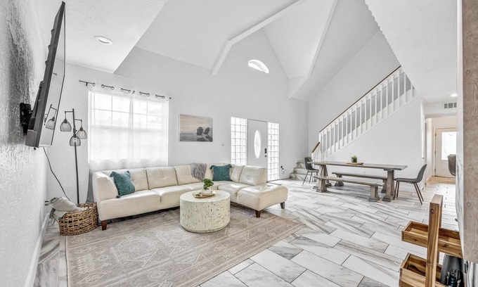 Orlando Beach Haus | Massive Property With Pool Perfect for Big Groups