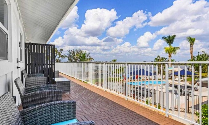 Matlacha Isles-Matlacha Shores Hotel | Matlacha on Shoreview