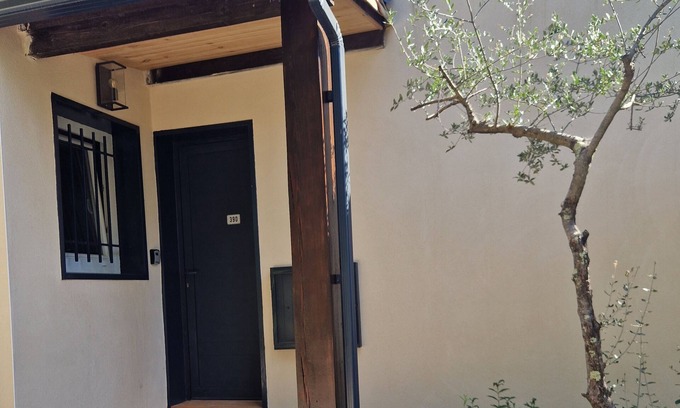 Garrigues Sonstige | Mazet de Charme Avec Jacuzzi au Calme