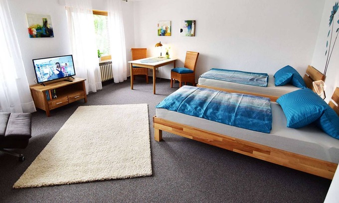 Meerbusch Wohnung | MB02 Ferienwohnung in Meerbusch mit große Wohnküche, kostenloser Parkplätze und W-LAN