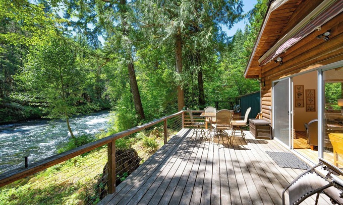 Blue River Haus | McKenzie Bridge River's Edge Retreat, a cozy cabin on over two acres