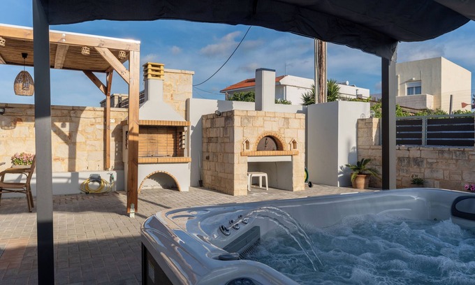 Anissaras Hütte | MD Residence near beach/ BBQ n private parking