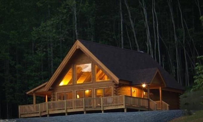 Lexington Kabine | Meadow View Cabin, eine neue Deluxe-Blockhaus in der Nähe von Lexington VA.