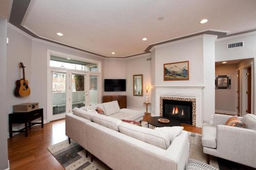 Historic Downtown Durango Haus | Mears House Unit 1A