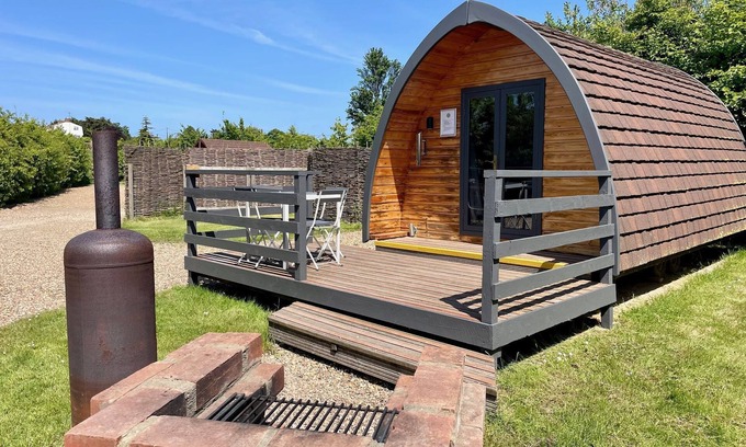 Brightlingsea Hütte | MegaPod 1 at Lee Wick Farm Glamping