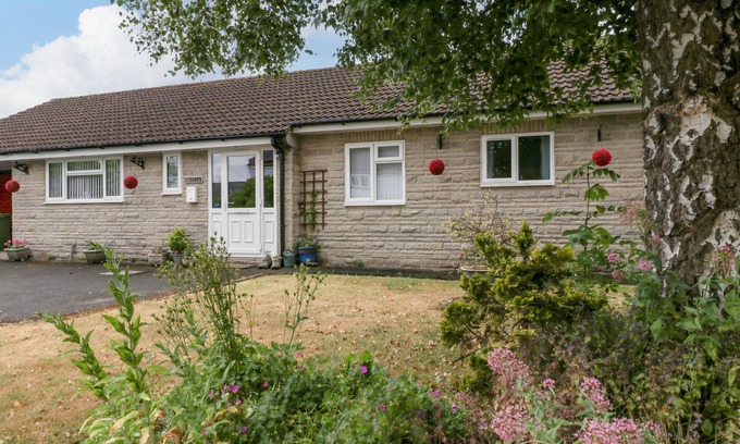 Curry Rivel Haus | MELITA, pet friendly, with a garden in Curry Rivel