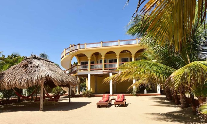 Hopkins Haus | Mellow Yellow Beach House