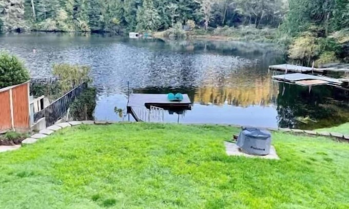 Florence Haus | Moonshadow Retreat auf Mercer See-Quiet Cove mit privatem Dock