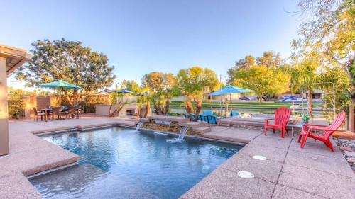 Dobson Ranch Haus | Mesa Lake Front House With Pool and Hot Tub