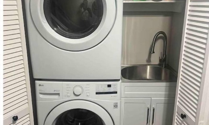 Fairlawn Haus | Message me for additional Discount |FREE Parking