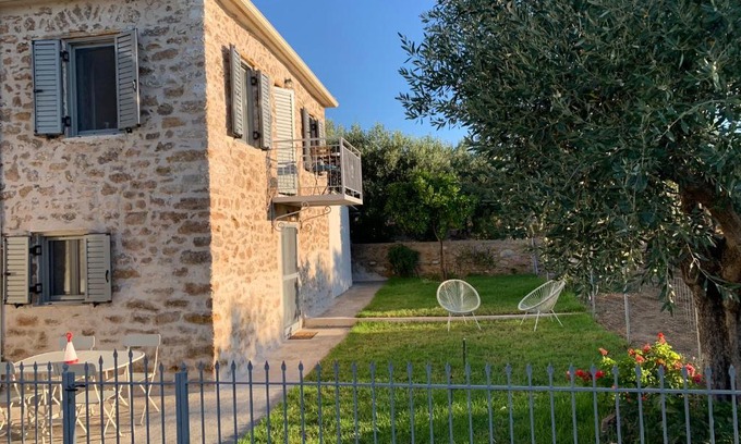 Messaia Haus | Messinian Stone House