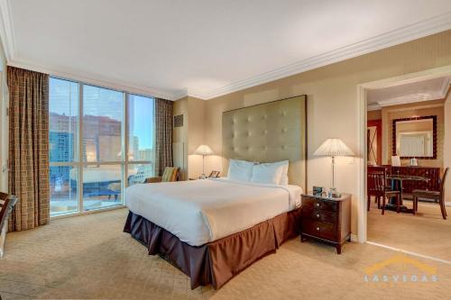 Las Vegas Haus | MGM Signature-17-801 1Br2Ba F1 Strip View Balcony