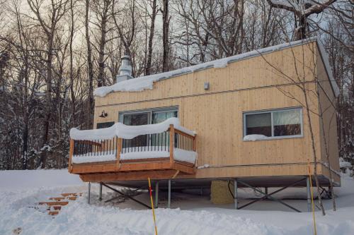 Notre-Dame-Auxiliatrice-de-Buckland Skihütte | Micro-Cabine in the Mountains - Solstice 4