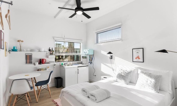 South Scottsdale Wohnung | Micro Studio with balcony & pool view - Walk to OT