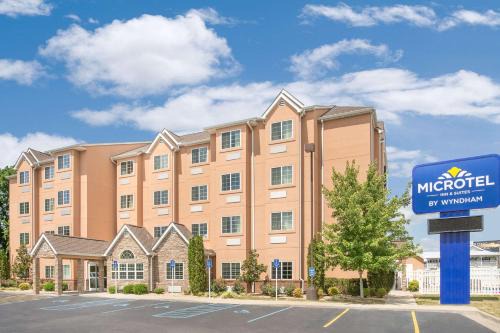 Florence Hotel | Microtel Inn & Suites by Wyndham Tuscumbia/Muscle Shoals