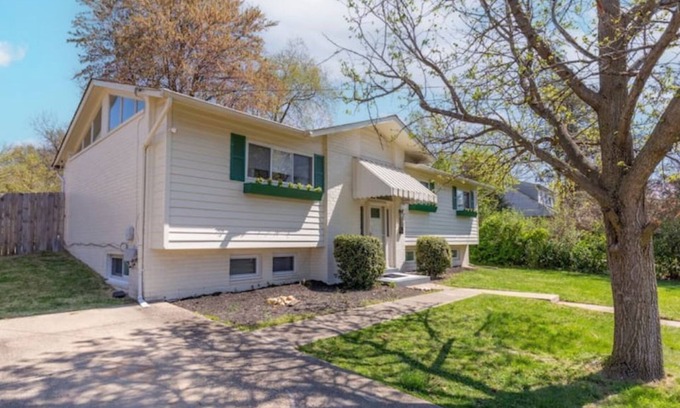 Seminary Hill Haus | Mid-Century Modern 4BR Home: 15 min from Old Town!