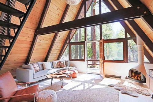 Timberland Skihütte | Mid Century Modern Cabin - The Tahoe A-Frame