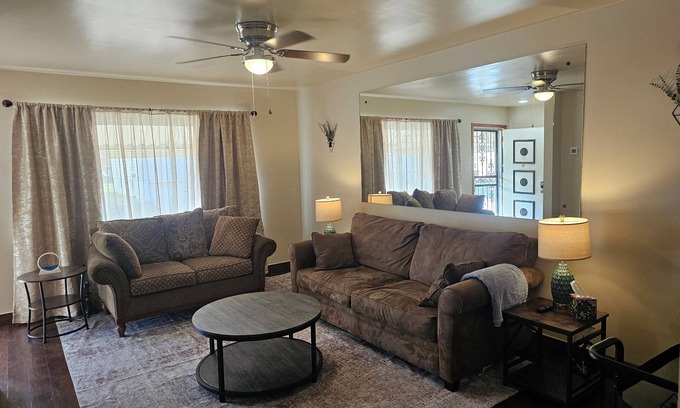 Steubenville Haus | Mid-Century Modern Charm in Steubenville