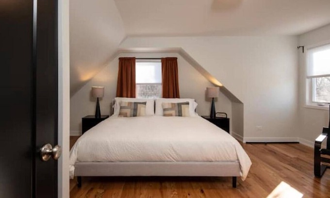 Bridgeview Haus | Mid-Term 4Bed/2Bath, 2x King Beds, 2x Queen Beds