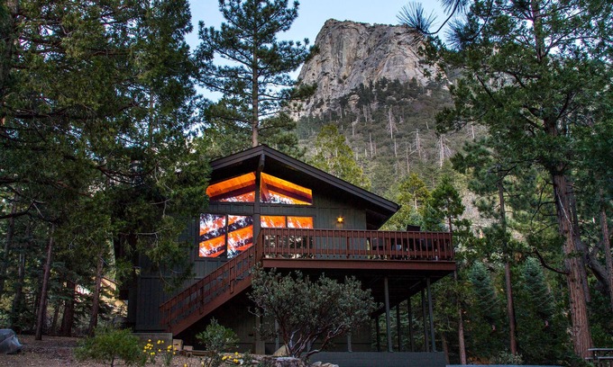 Fern Valley Kabine | Moderne und gehobene Hütte mit atemberaubendem Blick in Fern Valley - Lazy Arrow Lodge