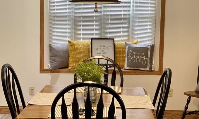 Glen Dale Haus | Middle Gem-Newly Renovated house with everything you will need. Prime location!