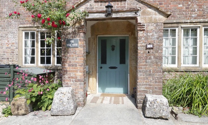 Maiden Newton Haus | MILL HOUSE, Haustier freundlich, mit offenem Feuer in Dorchester, Ref 990015