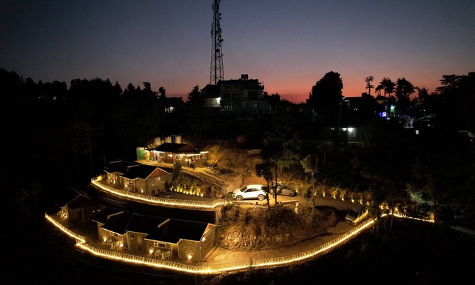 Shimla Hütte | Mini resort with just 5 cottages and can accommodate max 15 members.