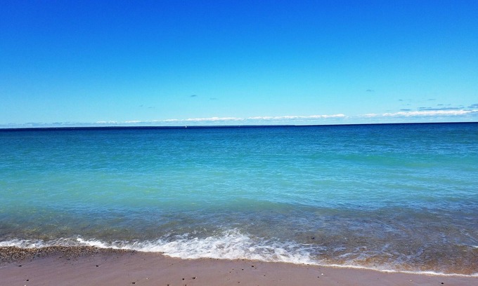 Cheboygan Haus | MINUTEN VON MACKINAW: LAKE HURON LAKEFRONT COTTAGE W / GORGEOUS, WALK-ABLE BEACH